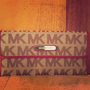 Michael Kors Slim Wallet
